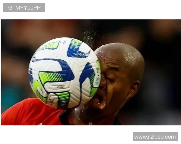 在日本街头偶遇足球明星的奇妙瞬间与拍照趣事分享